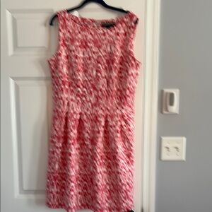 Elegant Red and White Sleeveless Dress